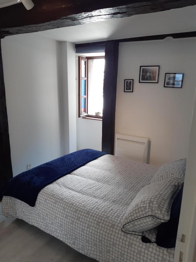 Appartement Haute Ville meublé avec cour privative Granville Exterior foto